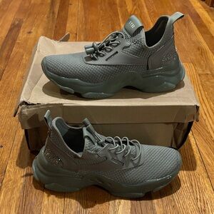 Steve Madden NY90 Olive Women’s US 8.5 WD